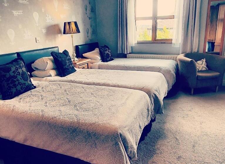 غرفة ديلوكس ثلاثية, Church View House