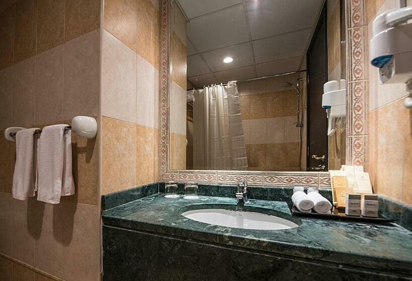 استودیو استاندارد با تخت کینگ, Emirates Grand