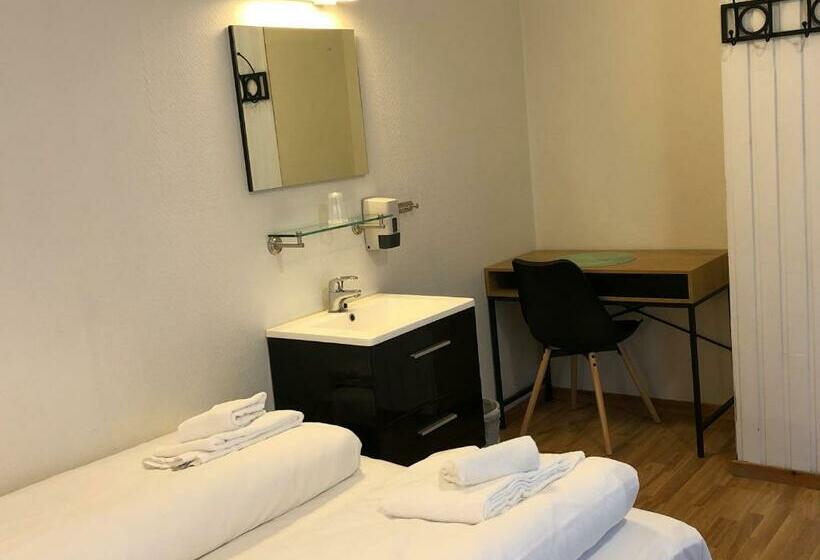 스탠다드 트리픔 룸 공동욕실, Ami