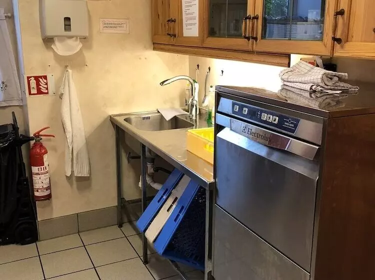 Standart Tek Kişilik Oda, Ami