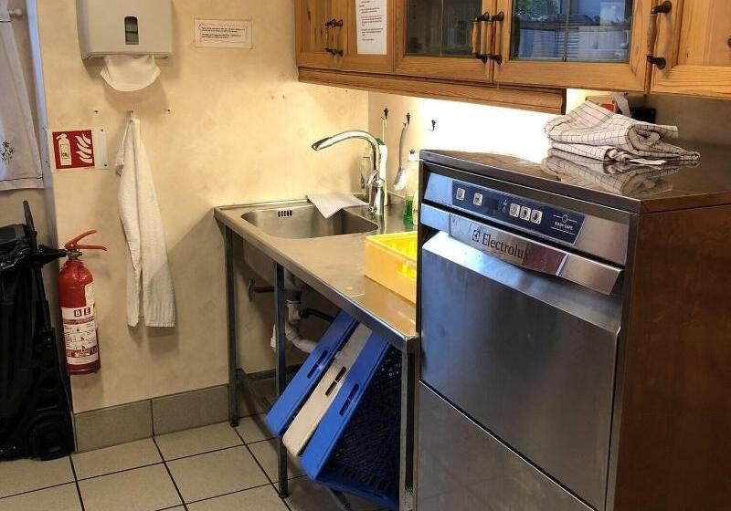 스탠다드 싱글 룸, Ami