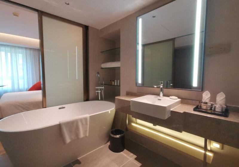 스탠다드 룸, Ami