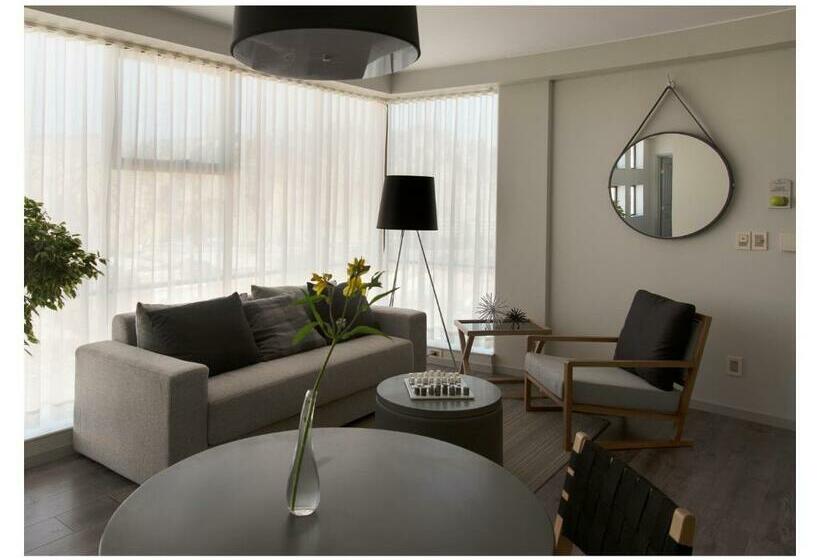 اتاق لوکس با تخت بزرگ, Casa Grande Suites