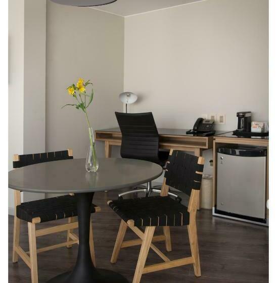 اتاق لوکس با تخت بزرگ, Casa Grande Suites