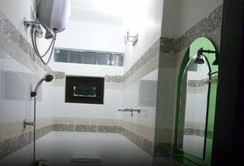 패밀리 룸, Crown Grand