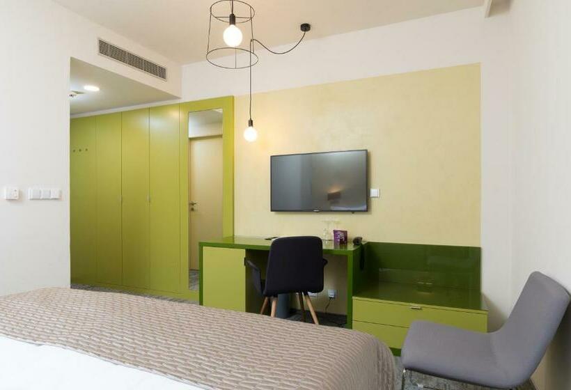 Habitació Estàndard, Fair