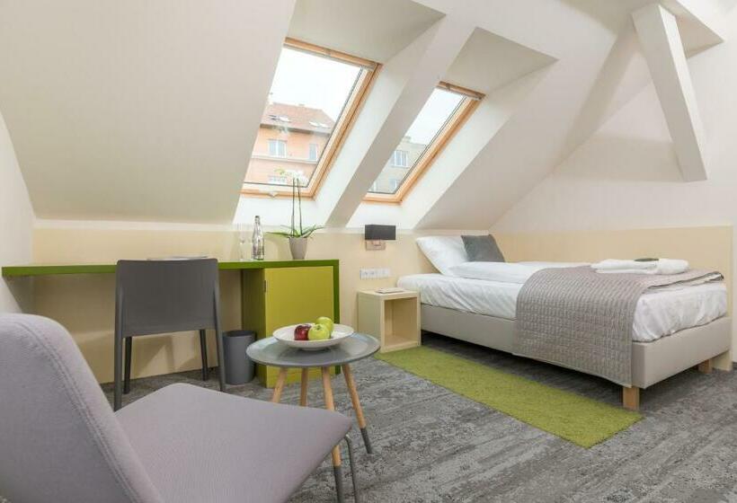 Habitación Estàndard Individual, Fair