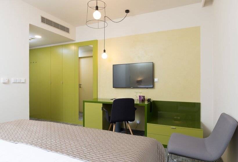 Habitació Estàndard, Fair