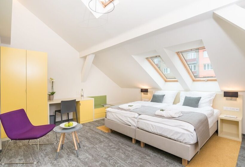 Habitació Estàndard, Fair