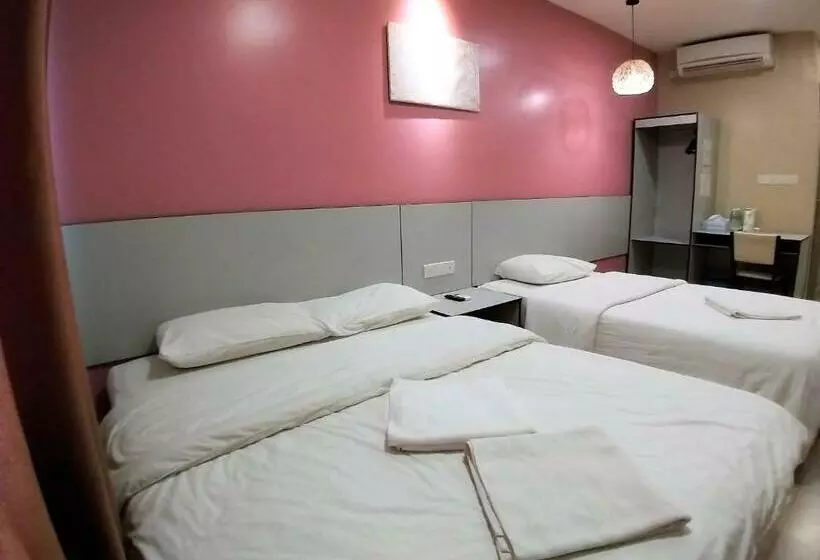 Deluxe Kolmen Hengen Huone, Jelai Temerloh