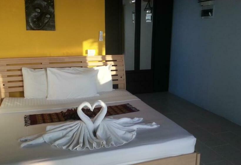 スタンダードバンガロー, Moonhut Bungalows