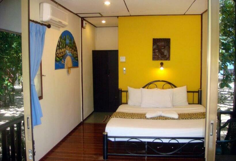 スタンダードバンガロー, Moonhut Bungalows