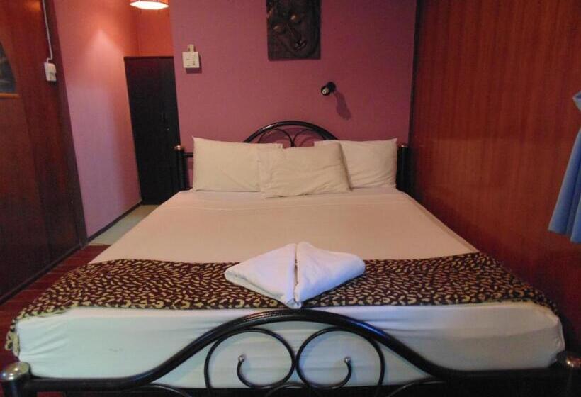 スタンダードバンガロー, Moonhut Bungalows