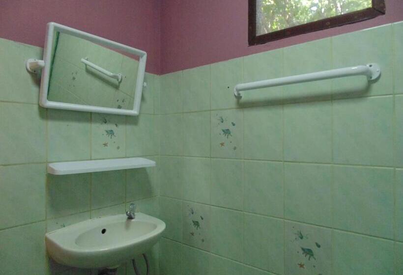 スタンダードバンガロー, Moonhut Bungalows