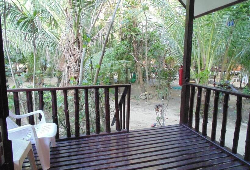 スタンダードバンガロー, Moonhut Bungalows