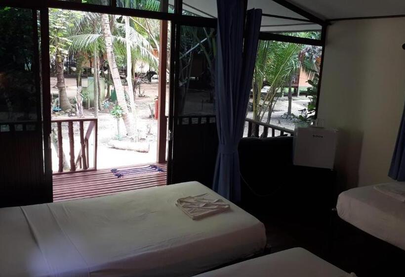 ガーデンビューファミリールーム, Moonhut Bungalows