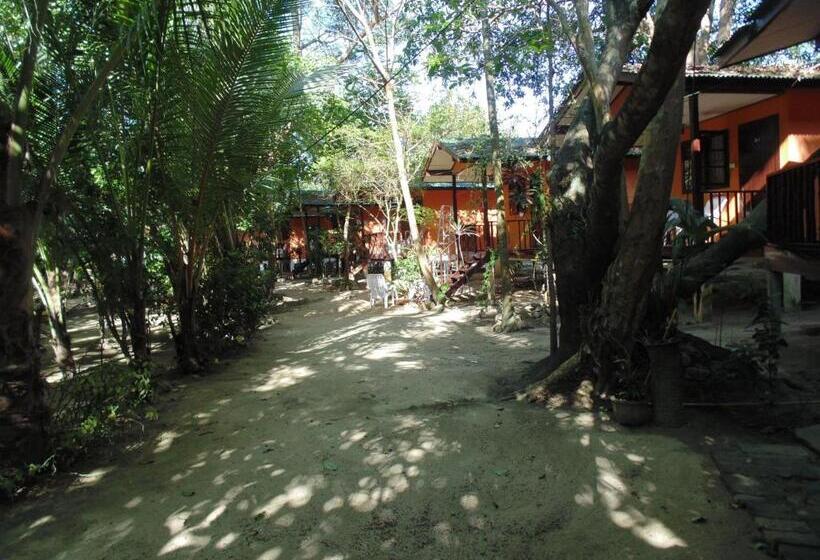 스탠다드 방갈로, Moonhut Bungalows