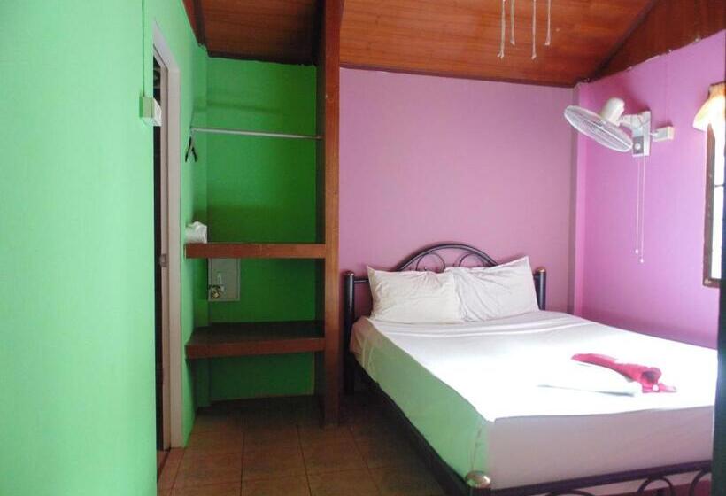 スタンダードバンガロー, Moonhut Bungalows