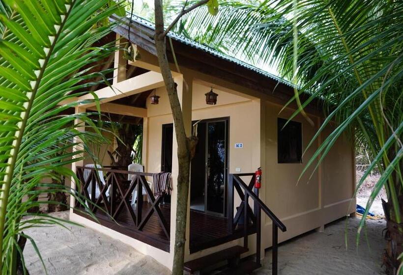 스탠다드 방갈로, Moonhut Bungalows
