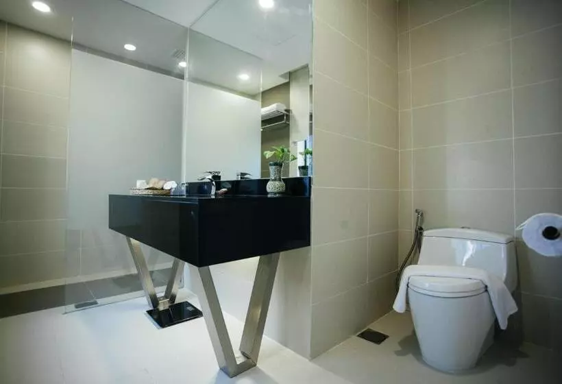 اتاق لوکس با تخت بزرگ, Verdant Hill Hotel Kuala Lumpur
