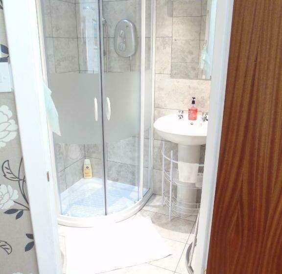 패밀리 룸, Jomarnic B&b