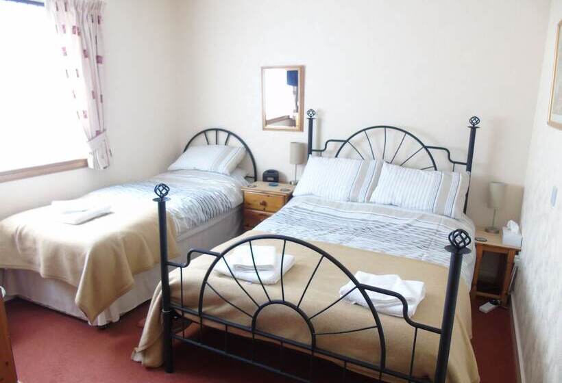 패밀리 룸, Jomarnic B&b