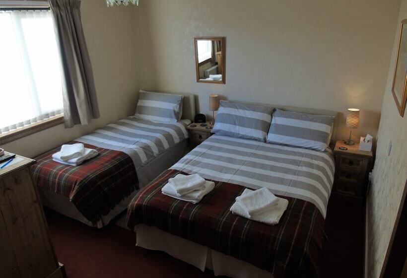 패밀리 룸, Jomarnic B&b