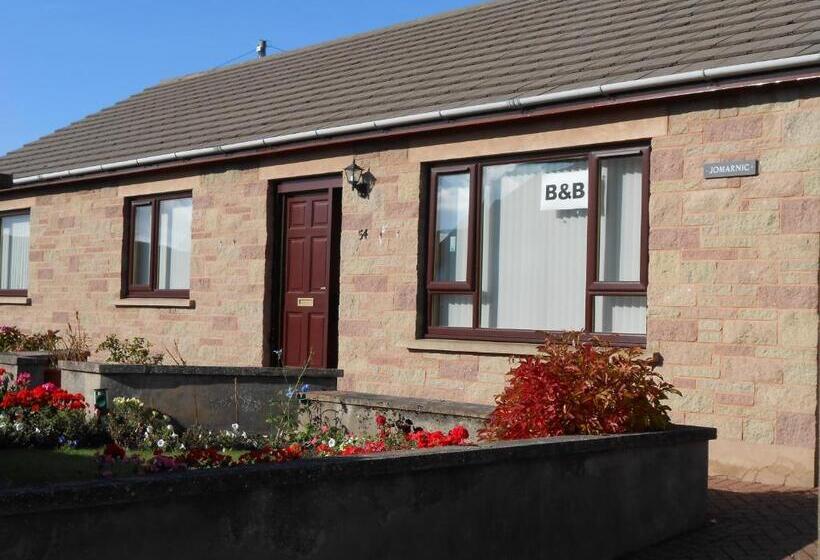 패밀리 룸, Jomarnic B&b