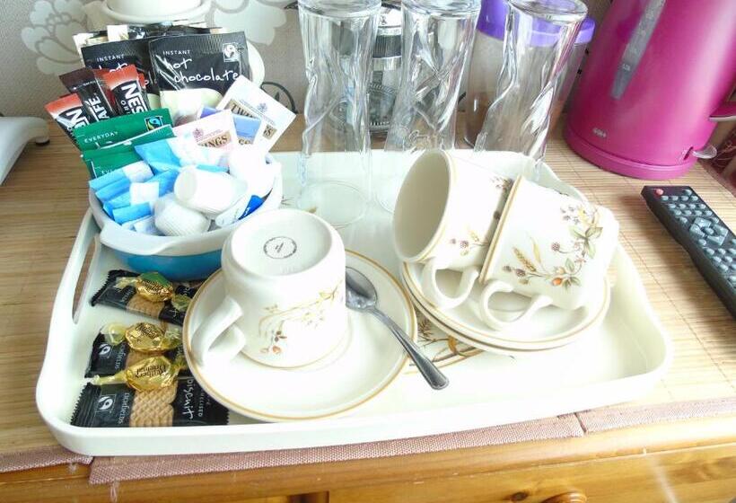 패밀리 룸, Jomarnic B&b