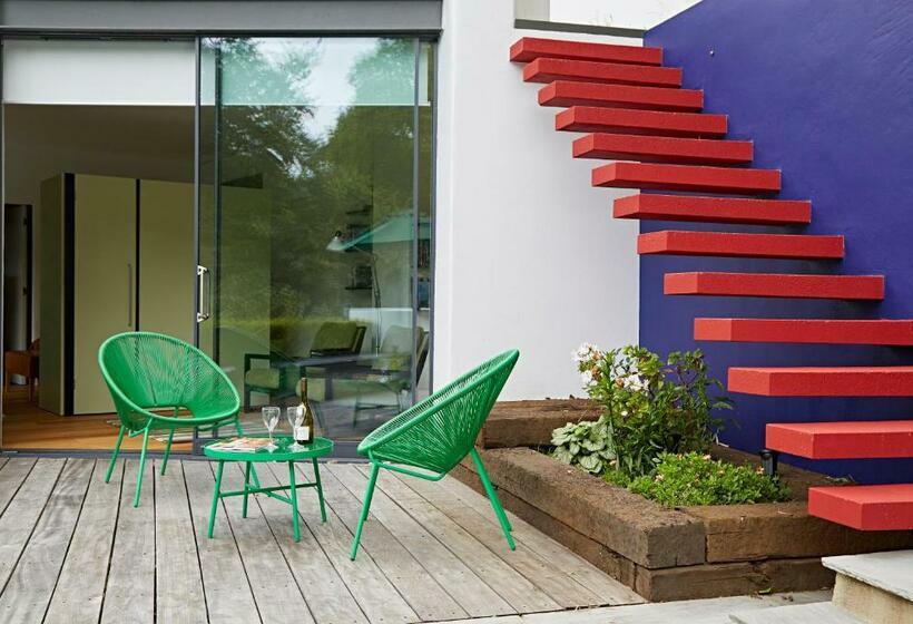 اتاق استاندارد, Kaywana Hall