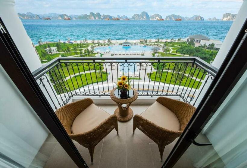 스탠다드 룸 킹사이즈 침대, Vinpearl Resort & Spa Ha Long