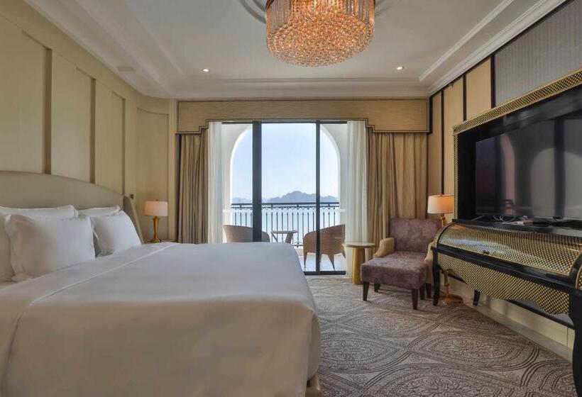 이그제큐티브 스위트 킹침대, Vinpearl Resort & Spa Ha Long