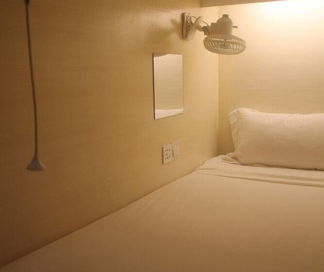 スタンダード４人部屋, Tambayan Capsule Hostel