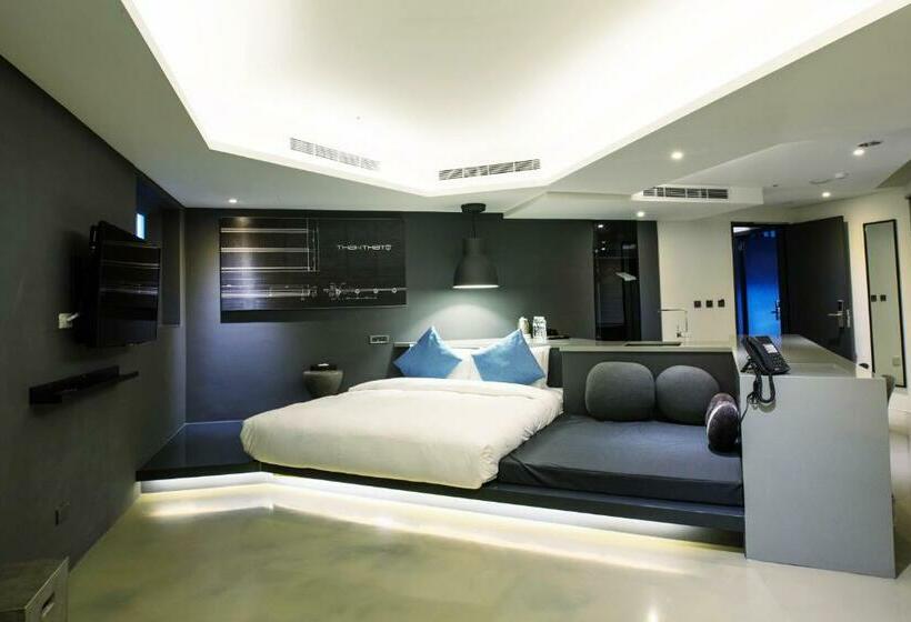 اتاق لوکس چهار تخته, Check Inn Taichung Liming