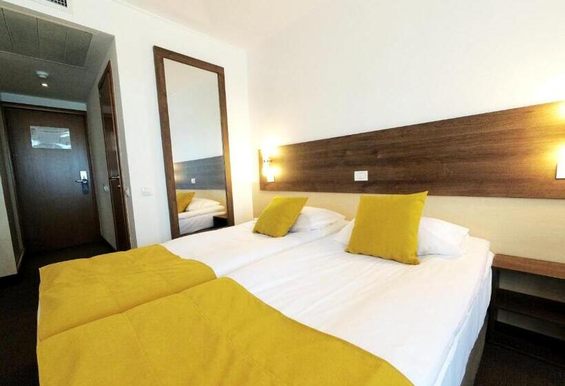 Номер Стандарт Вид на Море, Zenith