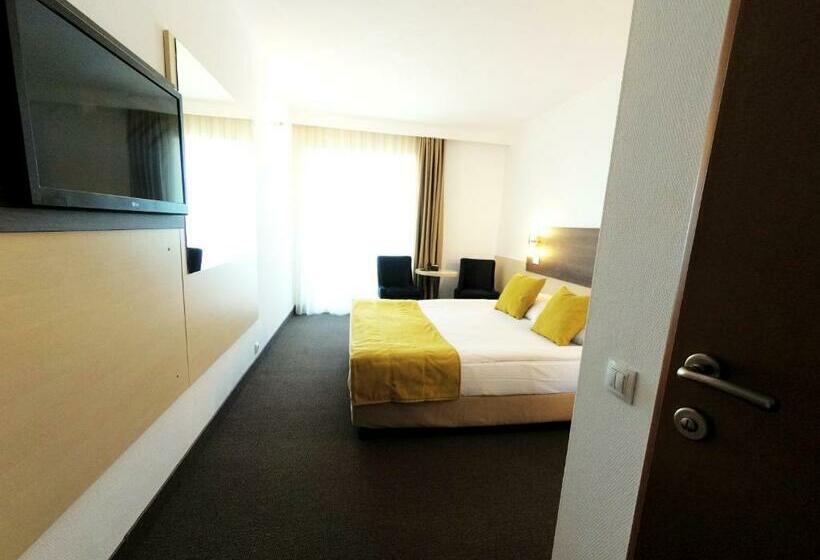 Номер Стандартный Кровать Куин, Zenith