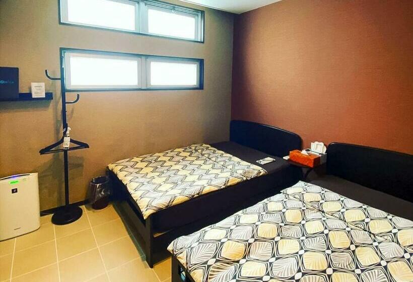 غرفة قياسية, Umioto ウミオト 夫婦 カップル 女性一人旅に大人気のナイトプール付き ゲストハウス 宮古島