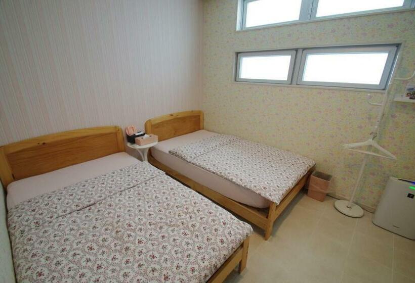 غرفة قياسية, Umioto ウミオト 夫婦 カップル 女性一人旅に大人気のナイトプール付き ゲストハウス 宮古島