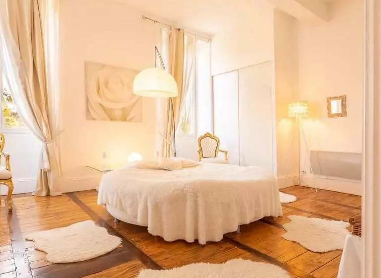 Deluxe Kolmen Hengen Huone, Le Château D'orleix