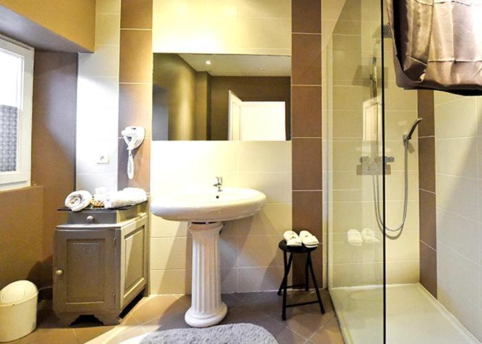 اتاق خانوادگی, Le Château D'orleix