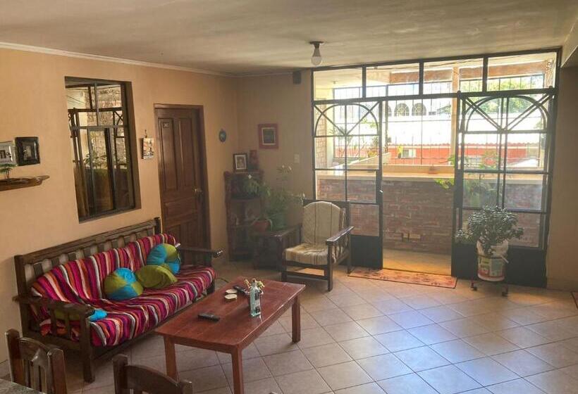 חדר סטנדרט לשלושה, Cayesh Guest House