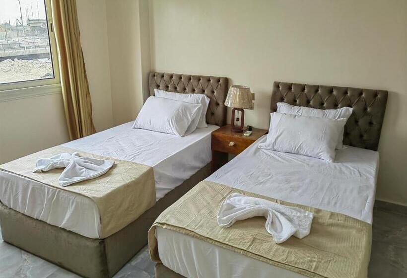 اتاق لوکس, Gem Overlooking Inn