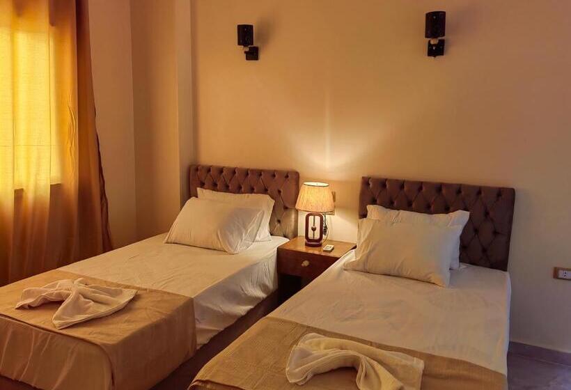 اتاق لوکس, Gem Overlooking Inn