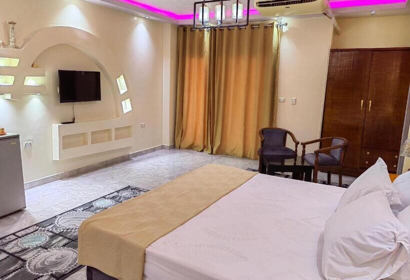 سوییت جونیور با بالکن, Gem Overlooking Inn