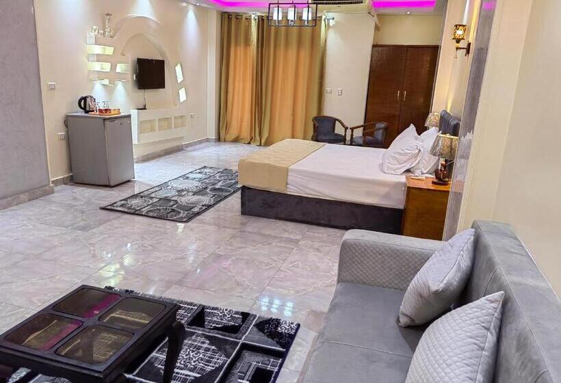 سوییت جونیور با بالکن, Gem Overlooking Inn