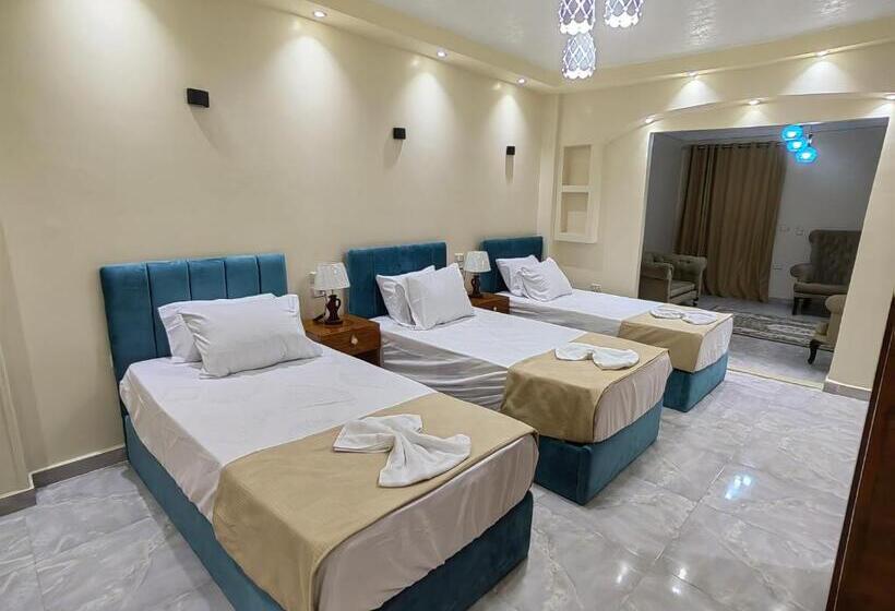 سوئیت با بالکن, Gem Overlooking Inn