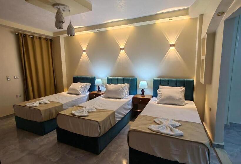 سوئیت با بالکن, Gem Overlooking Inn