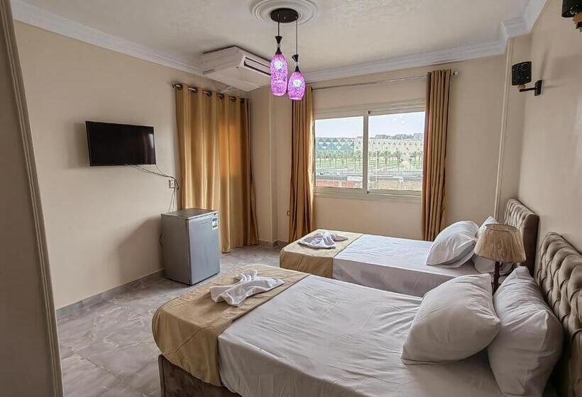 اتاق لوکس, Gem Overlooking Inn