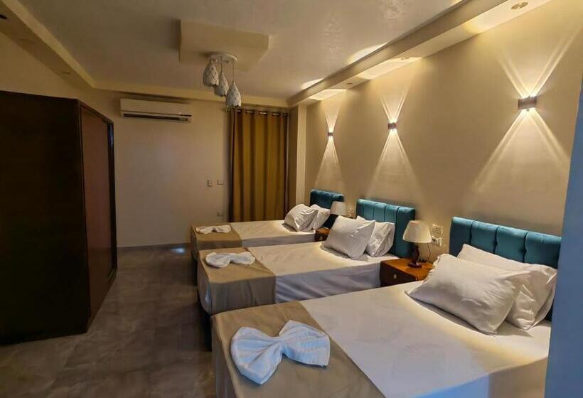 سوئیت با بالکن, Gem Overlooking Inn