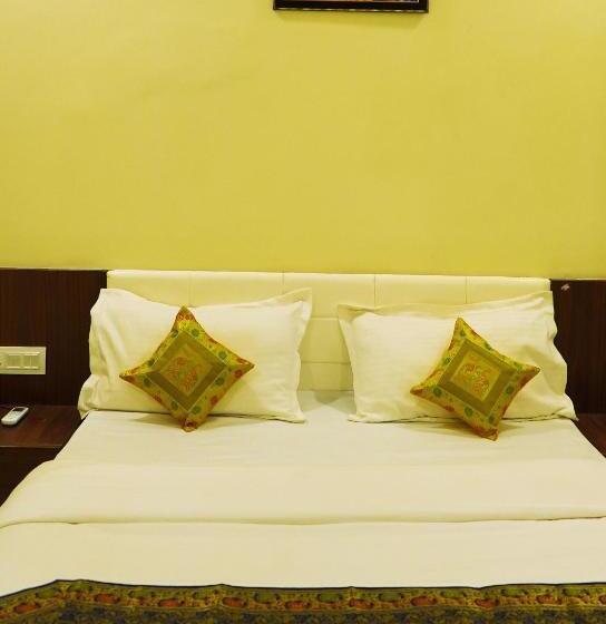 اتاق لوکس, Veer Palace Near Udaipole Udaipur